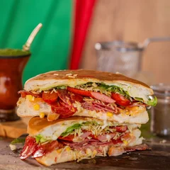 Baita Cusco Calabresa ( Xis dog Calabesa)