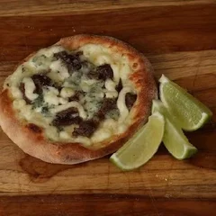 Esfiha de Filé com Gorgonzola