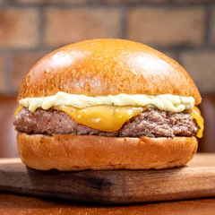 P.C.Q (PÃO, CARNE E QUEIJO)