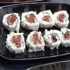 Uramaki tomate seco 10 peças