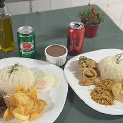 Executivos Bife Bovino acebolado + Filé de coxa