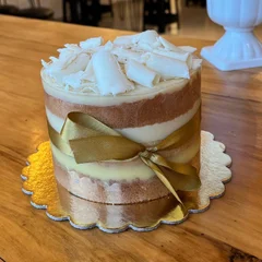 Torta naked cake -3leite com maracujá