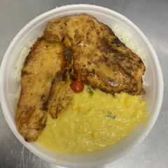 Filé de frango com creme de milho