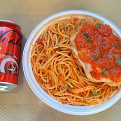 Espaguete & Parmegiana Frango + lata Coca Zero + R$ 14,99 leve outra marmitex