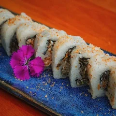 Uramaki salmão crocante