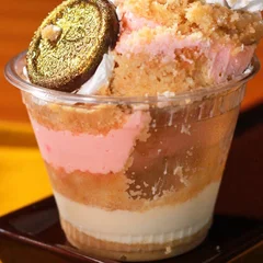 Bolo de Pote - morango com creme tres leites