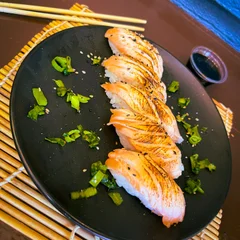 NIGUIRI DE SALMÃO ( 5 UND )