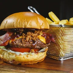 Hambúrguer Costela Crispy + Batata Frita