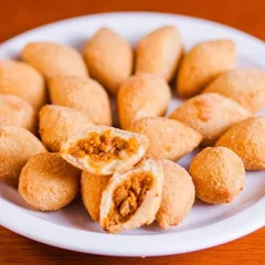 50 croquete de carne fritos