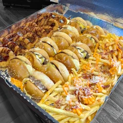 Piscinão Burger + Batata + Onion Rings