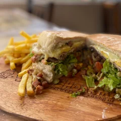 X- Luti + Fritas 🍟 