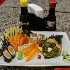 Mini combo (1 Temaki Philadelphia + 11 variedades)