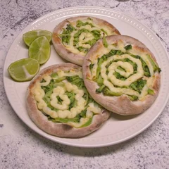 Esfiha de Brocolis com Requeijão