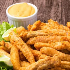 ISCA DE FRANGO COM MOLHO ESPECIAL 