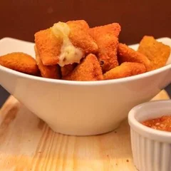Almofadinhas de Queijo Gouda + molho exclusivo (Novo)