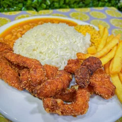ISCAS DE FRANGO A MILANESA