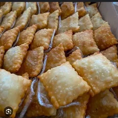 Cento de minis pastéis