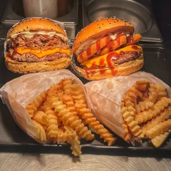 Combo 1x Costela Burger + 1x Onion Burger + 2x Batata (p) (120g)