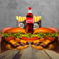 Combo Casal 2.0: 2x Salad Bacon + 2 Fritas + Coca 600ml