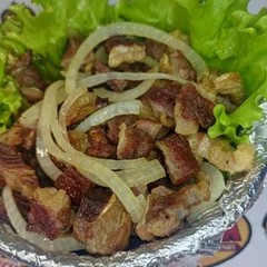  PORÇÃO DE CHARQUE ACEBOLADO
