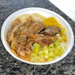 frango assado e porco de panela  completo (750G)