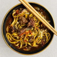 Yakisoba de Carne