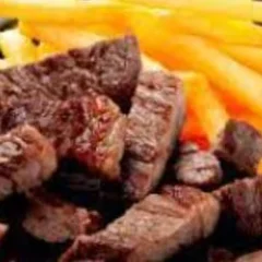 FILÉ DE ALCATRA APERITIVO COM FRITAS E OU MANDIOCA