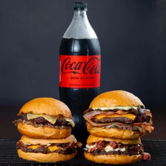 Combo Família ( 4 Burgers + Refri 1,5L) 