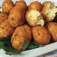 BOLINHO DE BACALHAU
