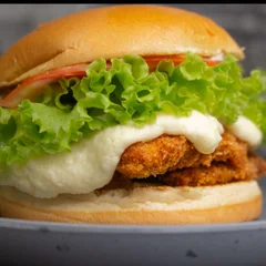 Burguer - Nobre Frango (Frango 150g, Mussarela, Alface, Tomate e Molho)