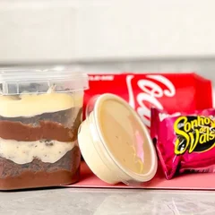 Bolo no Pote Oreo + Coca-Cola 350ml + Brigadeiro Ninho + Sonho de Valsa