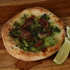 Esfiha de Brócolis com Bacon