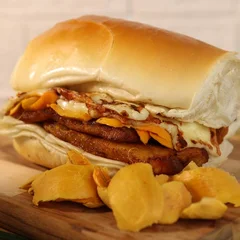 Pão com Tucumã e Queijo