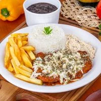 Filé de Frango á Parmegiana com Fritas