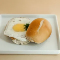 Pão com ovo