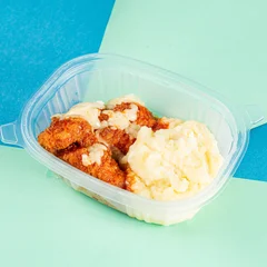 Frango a parmegiana com purê de batata