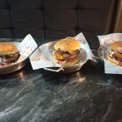 Combo familia 3 lanches Trio Combosa  + fritas 