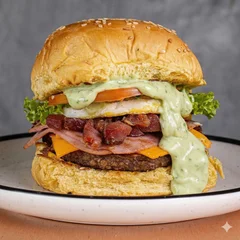 Universitário ( O X-Tudo)  Tradicional  