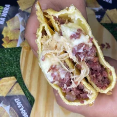 Pastel 68 - Frango com bacon e catupiry