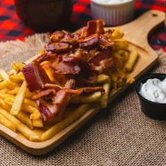  Batata Frita com American cheese e Bacon