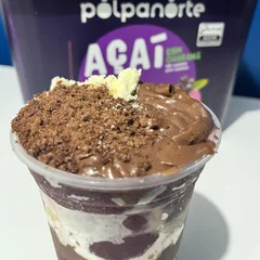 Açai, ovomaltine, leite em pó, leite condensado e creme de ovomaltine