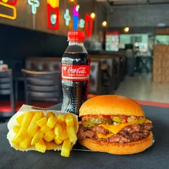 Big Smash Original + Coca Pet & Fritas + R$ 19,99 leve outro burger