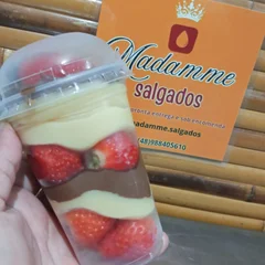 Copo de Ninho com Nutella e Morango 