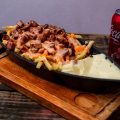 BARCA CALABRESA E CHEDDAR OU REQUEIJÃO CREMOSO