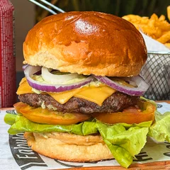 P.C.Q.S | PÃO + CARNE + QUEIJO + SALADA