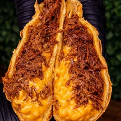 Pastel 38 - Carne de panela com cheddar