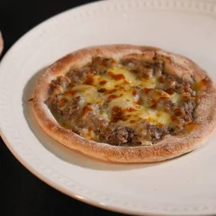 Esfiha de Carne com mussarela