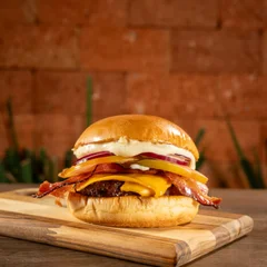 COMBO Burger Tradicional #Batata + Bebida. 