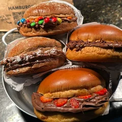 LANCHE CHOCOLATE COM M&M