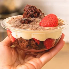 Escondidinho de Morango e Brownie 
